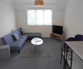 Continental Apartments Farnborough with Free Wi-Fi, NETFLIX & Parking