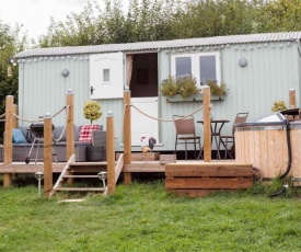 Shepherds Hut with Hot Tub