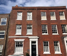 Luxury 2 bed Georgian Townhouse, Old Portsmouth