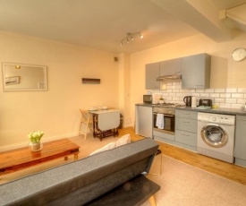 Pass the Keys Luxury 2 bed house in quiet Baffins area, sleeps 5