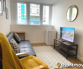 SHORTMOVE - All Your Own, Central, Uni, Train Station, kitchen, wifi