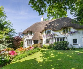 Forest Drove Cottage · Idyllic New Forest 6 Bedroom Thatched Cottage