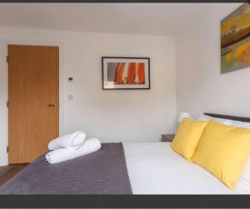 2 Bedroom Apartment Chapel Riverside at Goshen Property Serviced Accommodation Southampton, Free WiFi & Parking