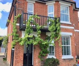 Netley Village Apartment