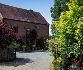 The Chaff House - farm stay apartment set within 135 acres