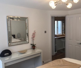 Harpenden House Apartment 3 Quality 2 bedroom spa