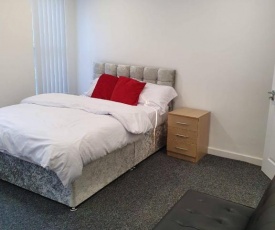 Deluxe En-suite room near London & HP World