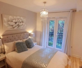 The Leopards Pad, luxury 2 bed 2 bath apartment