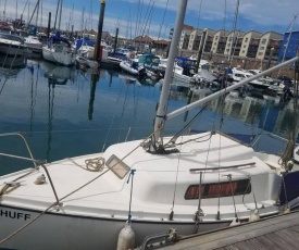 Cozy 19 ft Yacht in Hayling Island