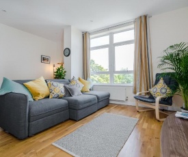 Home from Home contractor apartment, towels included - Pure Abodes serviced accommodation