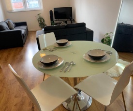 smooth 2 bed city centre apartment