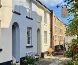 Picturesque Seaside Cottage Next to Viking Bay - Broadstairs