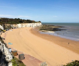 Seaview - Cheviot Court