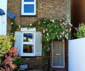 Smugglers Cottage Holiday Home