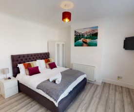 St John's House - 3 Bed Ensuite Rooms