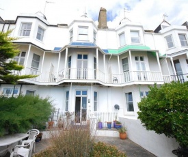 Traditional Holiday Home in Hythe Kent on the Beachfront