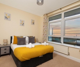 Ashford Penthouse Apartment Centrally Located with Parking and Ashford Modern Apartment with Fantastic Views and Parking