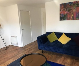 Sterling Modern 3 Bedroom House, Dartford 2 with Netflix & Amazon Music