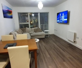 Sterling River view Apartment, Greenhithe 4 with Netflix & Amazon Music