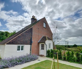 Attractive Holiday Home in Sutton Valence with Fireplace