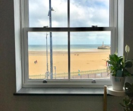 The Seaview Apartment - Margate Beach - By Goldex Coastal Breaks