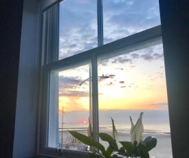 The Sunset Apartment - Margate Beach - By Goldex Coastal Breaks