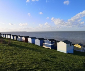 Whitstable Caravan - 5 minutes away from the beach