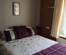 ROOM WITH DOUBLE BED & SHOWER, use of KITCHEN