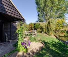 Rustic Holiday Home in Goudhurst Kent with Private Parking