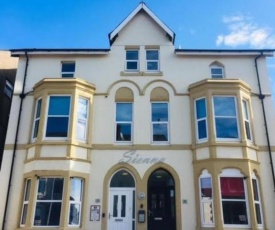 Inviting 2-Bed Apartment in Blackpool