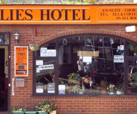 Jollies Hotel