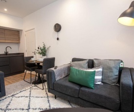 Modern 2 Bedroom Apartment in Bolton