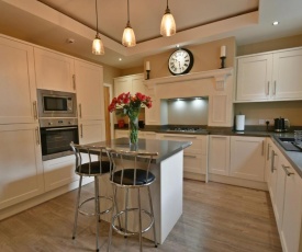 Luxary 4 Bed, 4 bathroom house in central Burnley