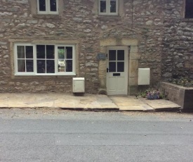 Impeccable 2-Bed Cottage in Ingleton North Yorkshi