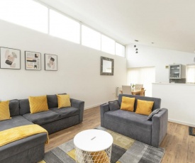 Luxury-finish Holiday Home in Manchester near The Quays