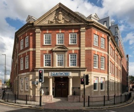 Zeni Ensuite, in Leicester