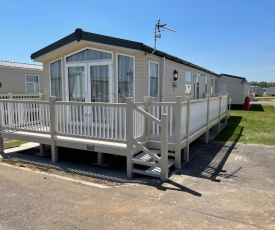 8 Berth caravan Skegness Golden Palm resort