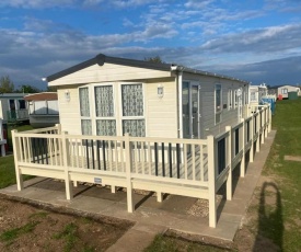 8 BERTH DELUXE CARAVAN L175 GOLDEN PALM CHAPEL ST LEONARDS