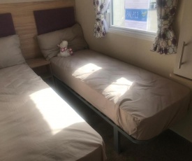 4 Bedrooms Holiday Caravan