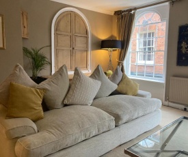 No.25 Steep Hill - Award Winning Street, Cathedral Quarter, Lincoln - Free Parking