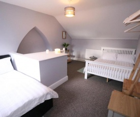 Amaya Five - Newly renovated - Very spacious - Sleeps 6 - Grantham