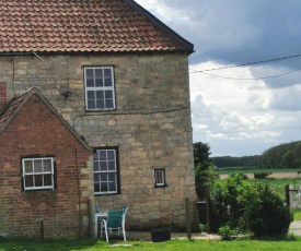 Cottage Between Lincoln and the Wolds