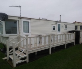 4 BERTH CARAVAN silver beach INGOLDMELLS