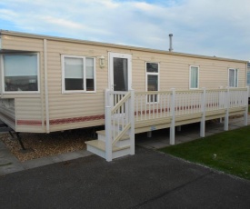 SIX BERTH CARAVAN THE WOLDS INGOLDMELLS SKEGNESS