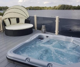 Dees hot tub breaks at Tattershall Lakes Jet Ski 4