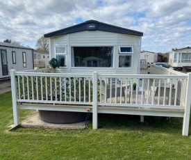 Hot tub hols 3 bed caravan at 42 Kingfisher Court