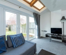 GuestReady - Family Home in Salford